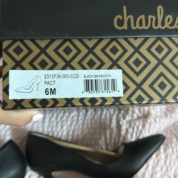 Black heels - Picture 5 of 5